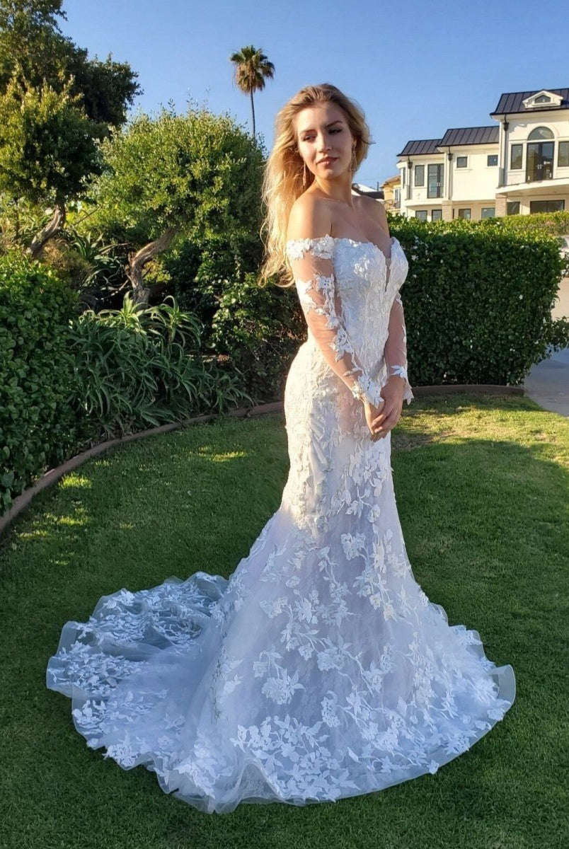 Elegant Mermaid Long Sleeve Off the Shoulder Lace Wedding Dress