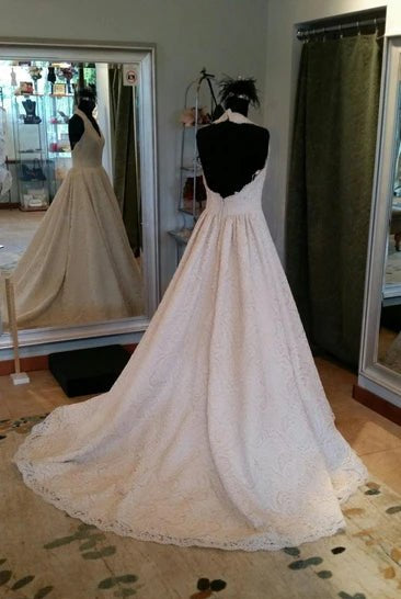 Elegant Sleeveless Pleated Lace Halter A-Line Wedding Dress