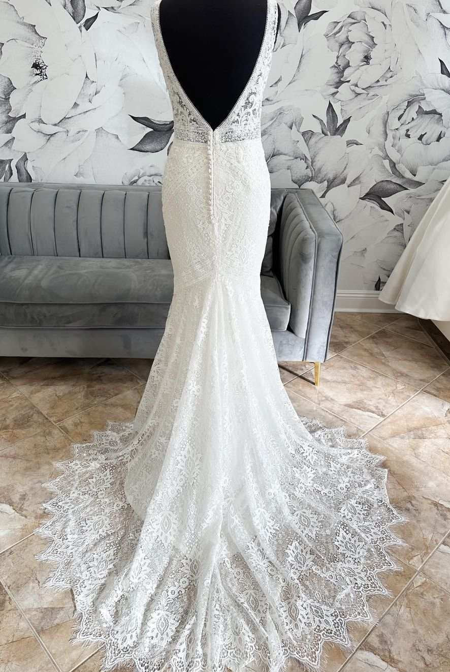 White Lace Open Back Mermaid Long Wedding Dress