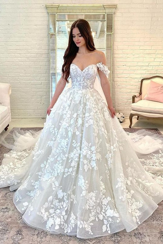 Gorgeous Ball Gown Sweetheart Lace Tulle Wedding Dresses