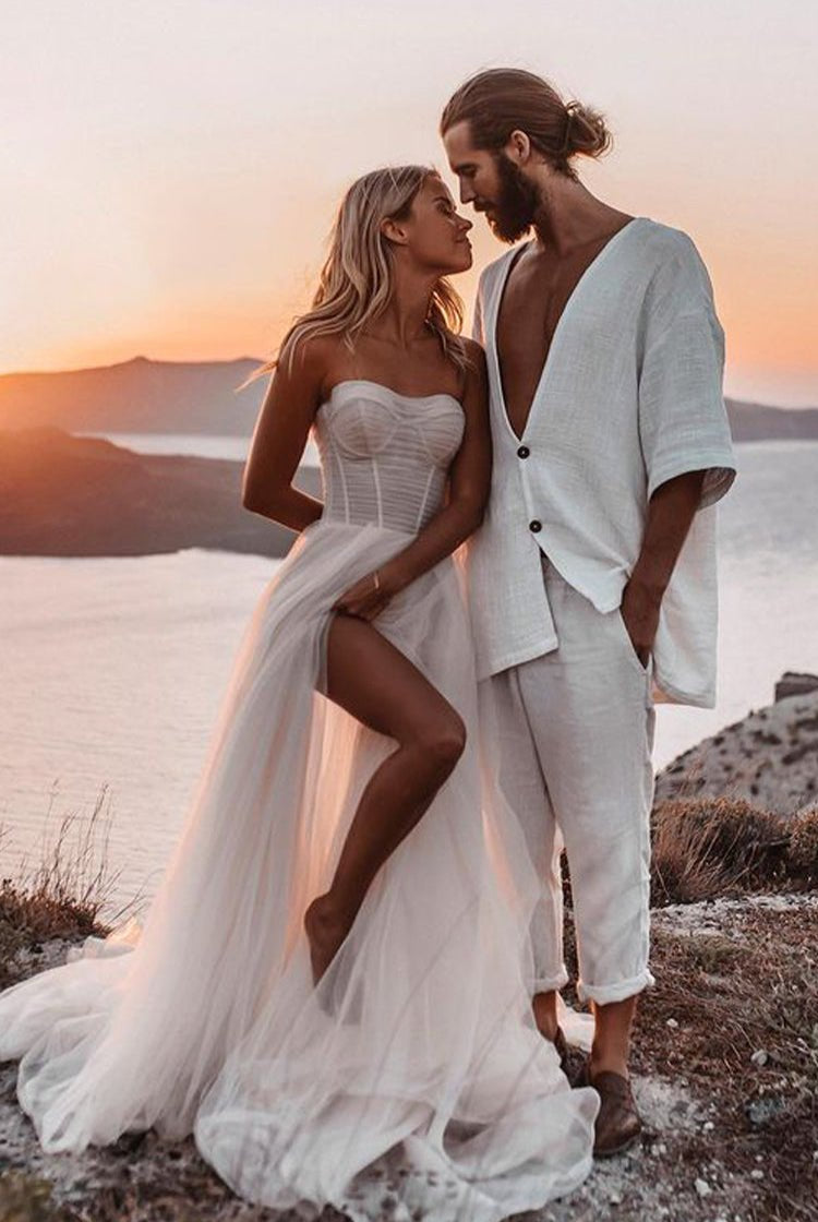 Romantic A-Line Sweetheart Tulle Beach Wedding Dresses with Slit
