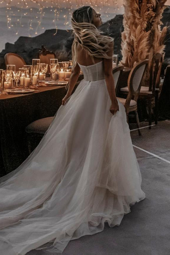 Romantic A-Line Sweetheart Tulle Beach Wedding Dresses with Slit