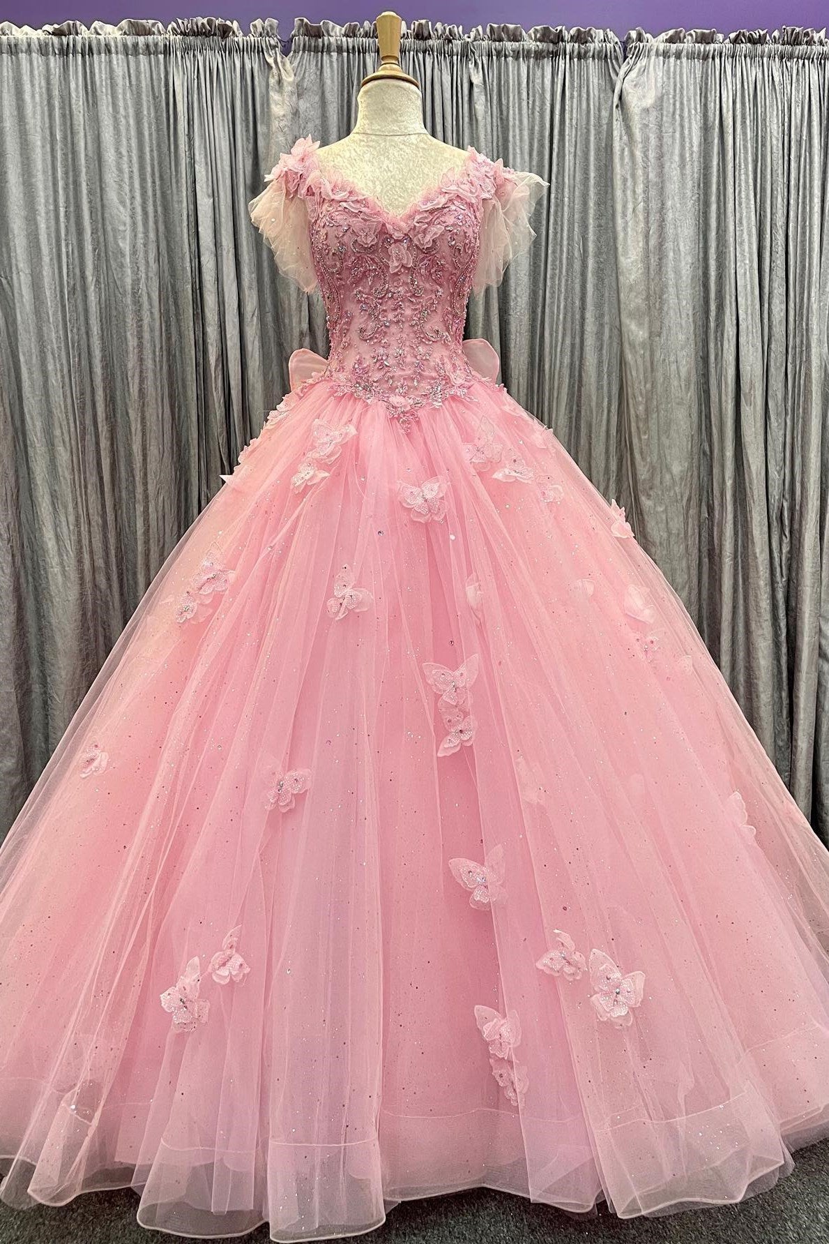 Quinceanera Dress Pink Tulle 3D Floral Lace Bow-Back Ball Gown with Flutter Sleeves