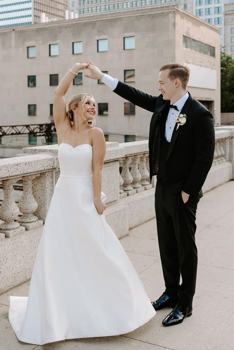 A-Line Sweetheart White Satin Wedding Dresses