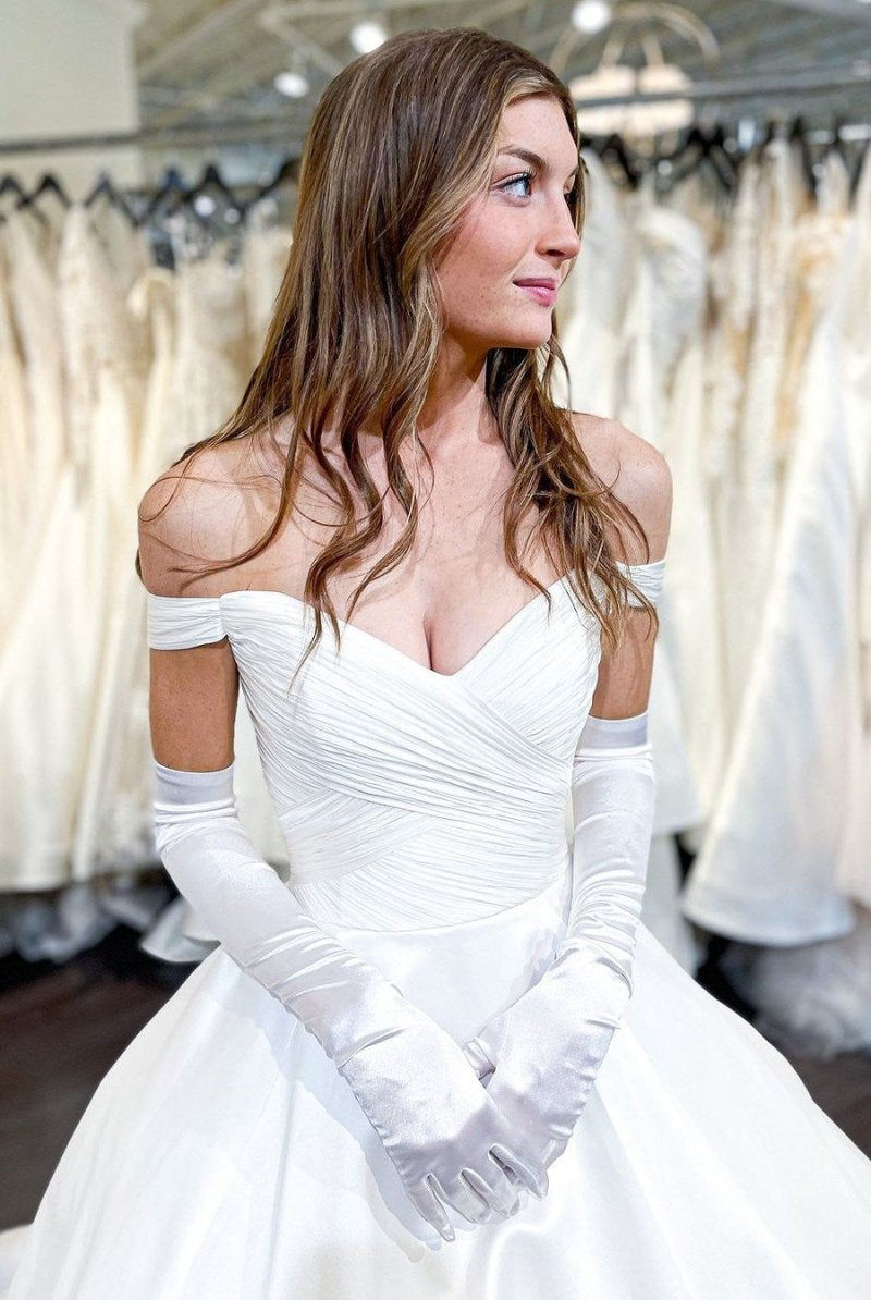 Vintage Off-the-Shoulder Bridal Ball Gown