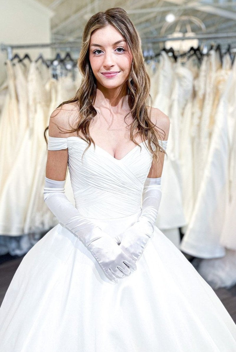 Vintage Off-the-Shoulder Bridal Ball Gown