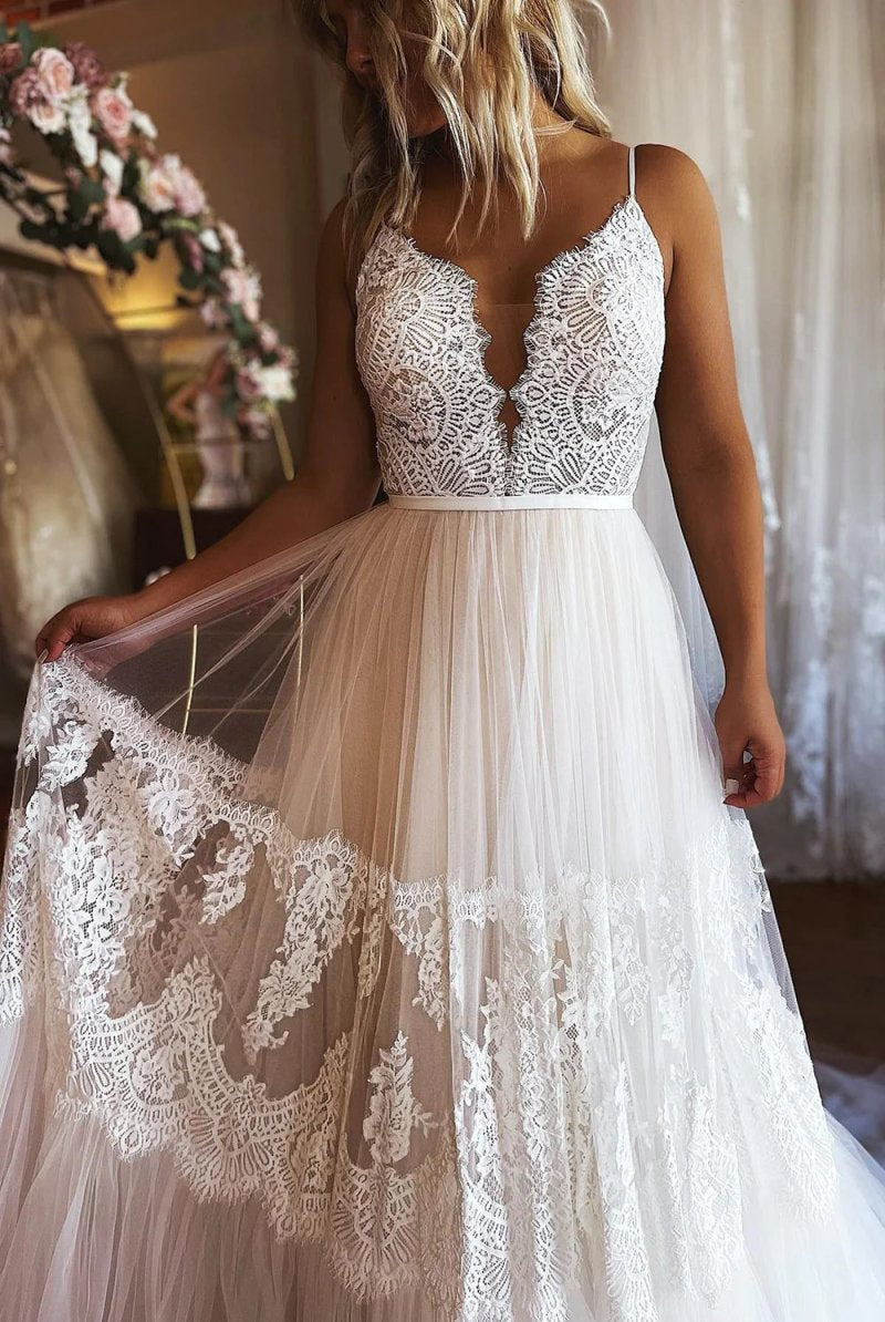 Ivory Boho A-Line Long Tulle Wedding Dress with Appliques