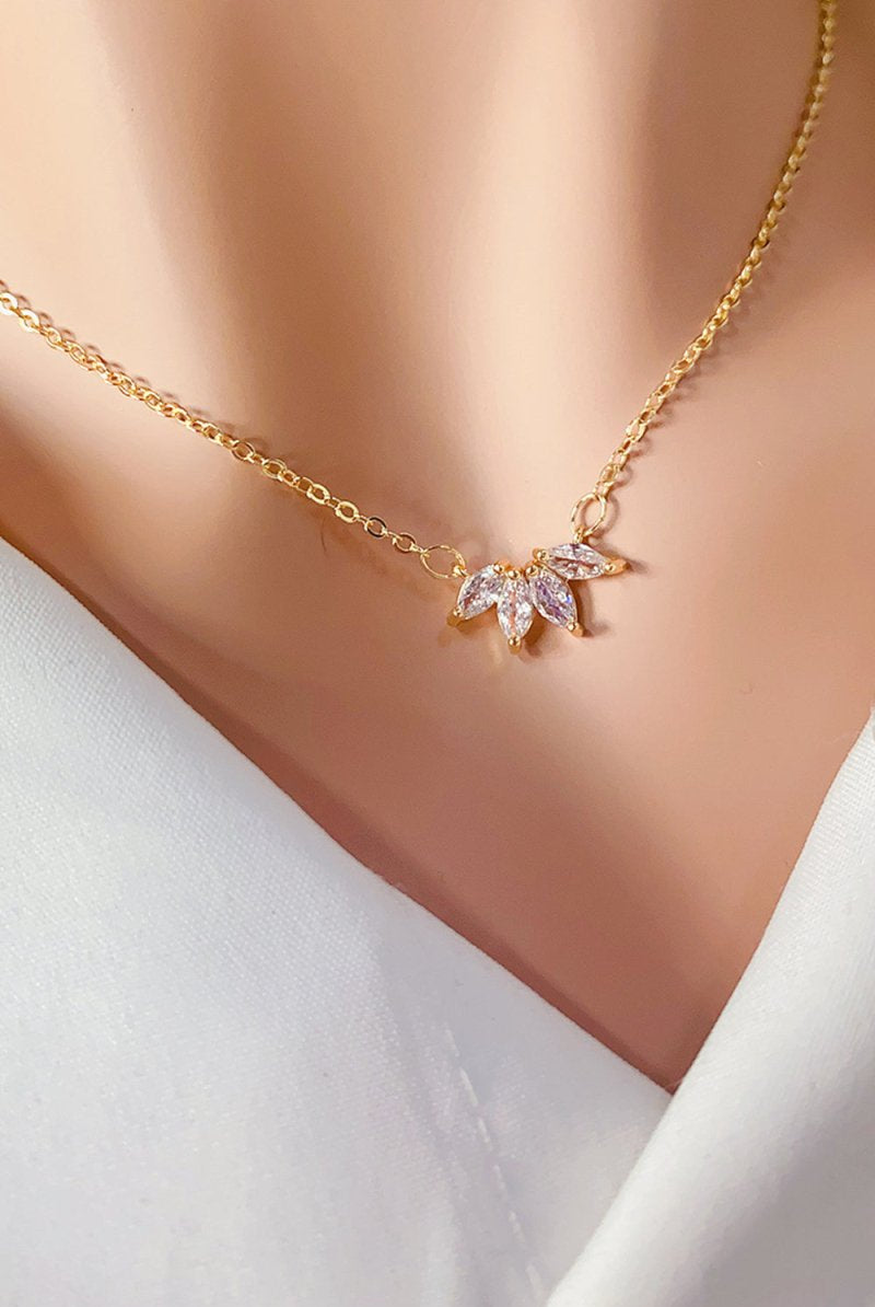 Leaf Pendant Rhinestone Necklace - KissProm