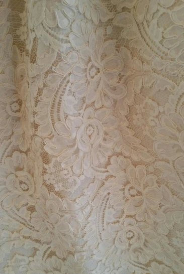 Elegant Sleeveless Pleated Lace Halter A-Line Wedding Dress