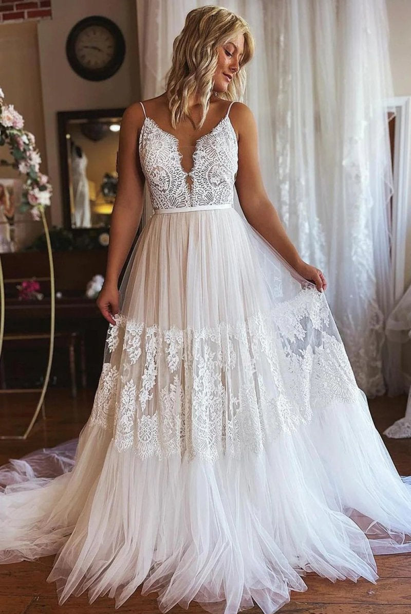 Ivory Boho A-Line Long Tulle Wedding Dress with Appliques