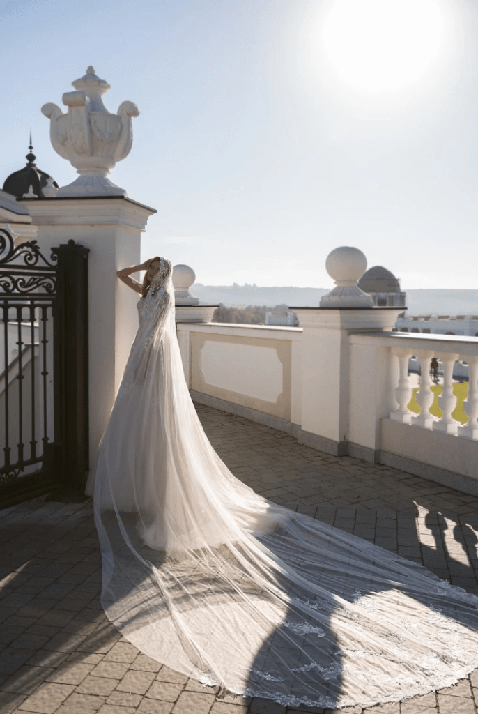 Simple Jewel Long Sleeve Brush Train Tulle Ball Gown Wedding Dress with Appliques