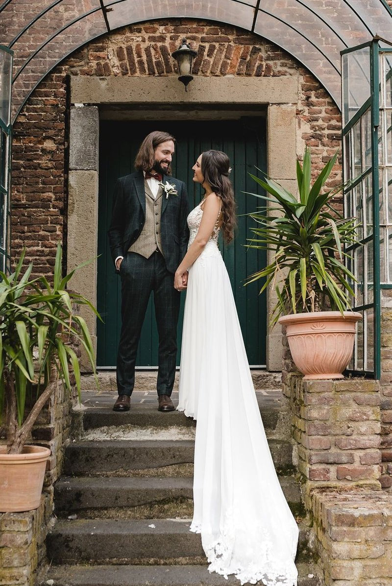 Boho A-Line V Neck Chiffon Wedding Dresses with Appliques