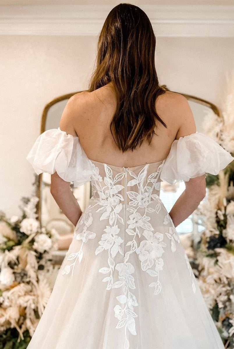 Cute A Line Sweetheart Tulle Wedding Dresses with Lace