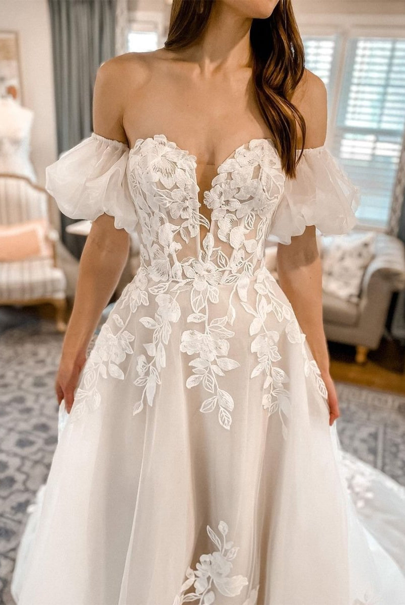 Cute A Line Sweetheart Tulle Wedding Dresses with Lace