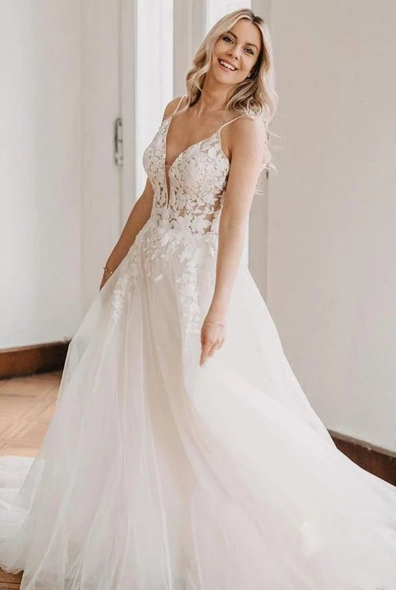Bohemian A Line Floor-length Lace Tulle Spaghetti V-neck Sleeveless Wedding Dress