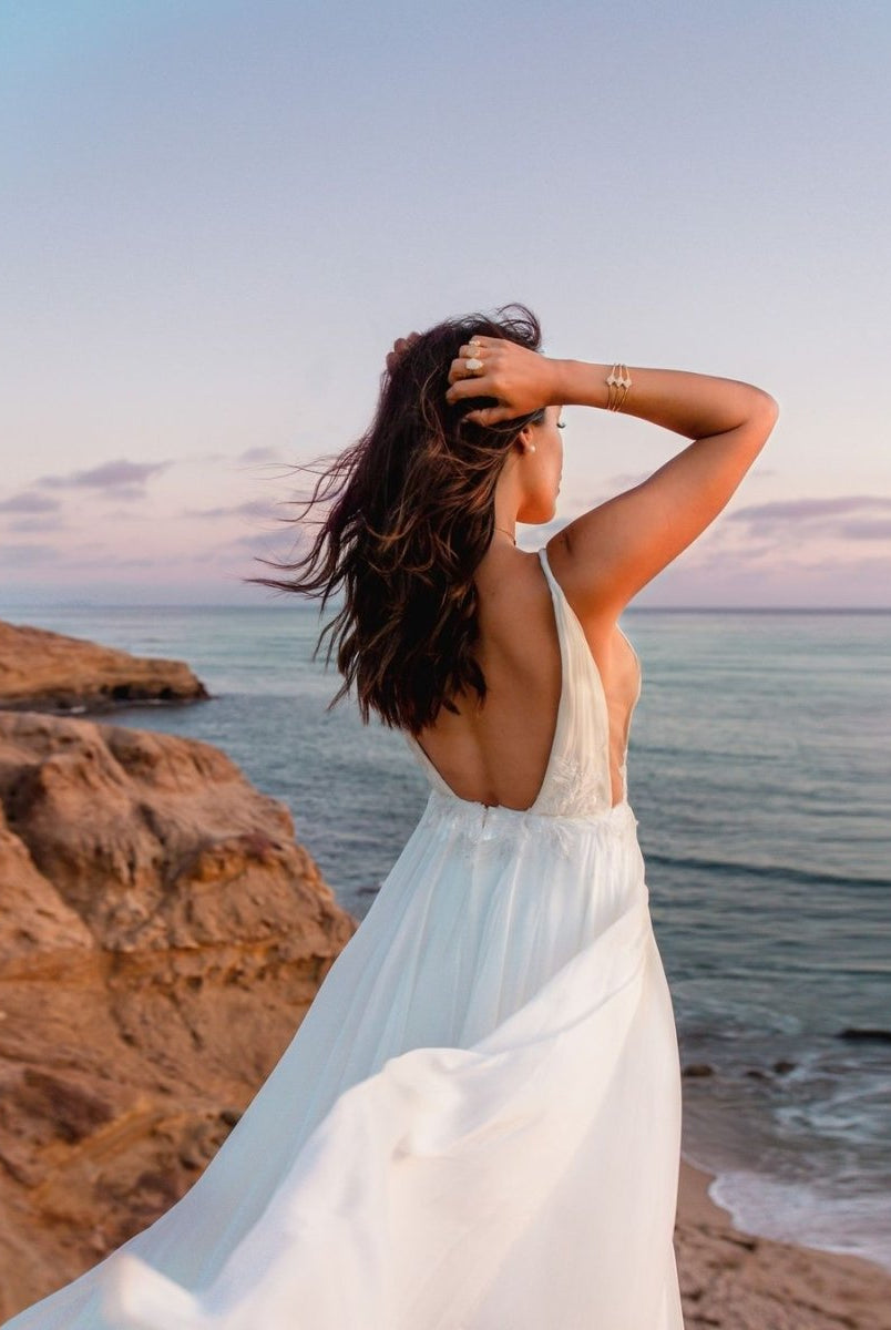 Bohemian A Line V Neck Tulle Wedding Dresses with Appliques