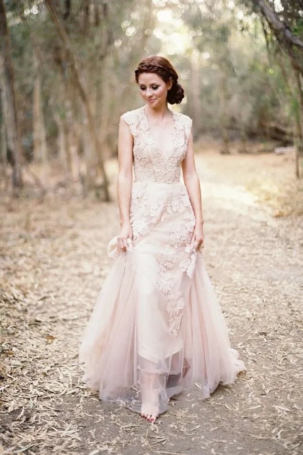 High Quality V-neck Sleeveless Floor-length Wedding Dress with Lace