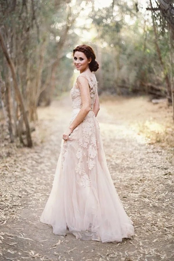High Quality V-neck Sleeveless Floor-length Wedding Dress with Lace