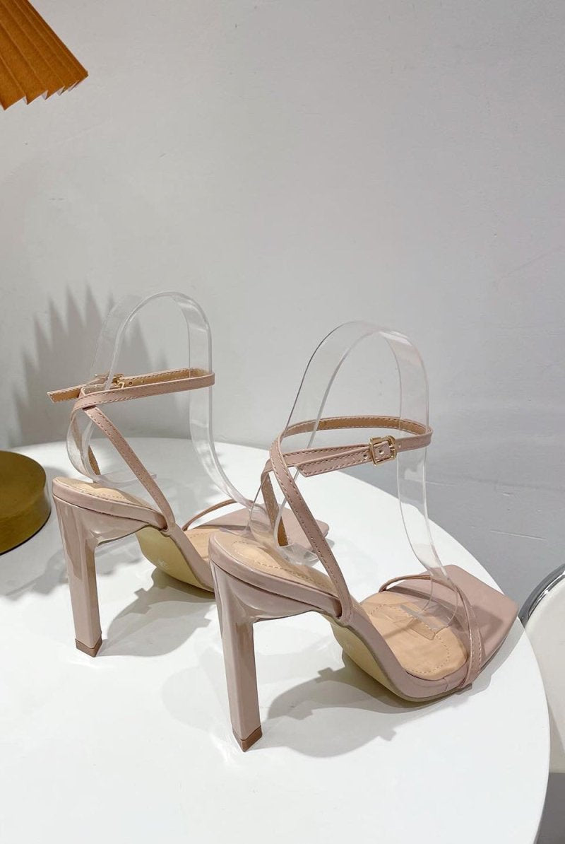 One Word Square Head Thick High Heels - KissProm