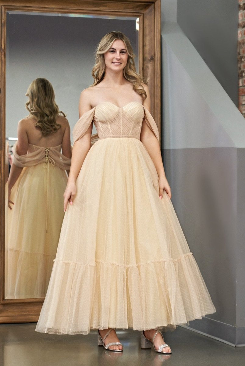 Nova | A-Line Champagne Tulle Sweetheart Tea-Length Prom Dress