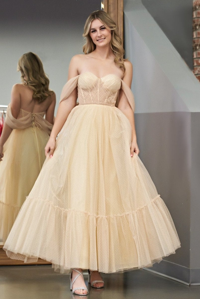 Nova | A-Line Champagne Tulle Sweetheart Tea-Length Prom Dress