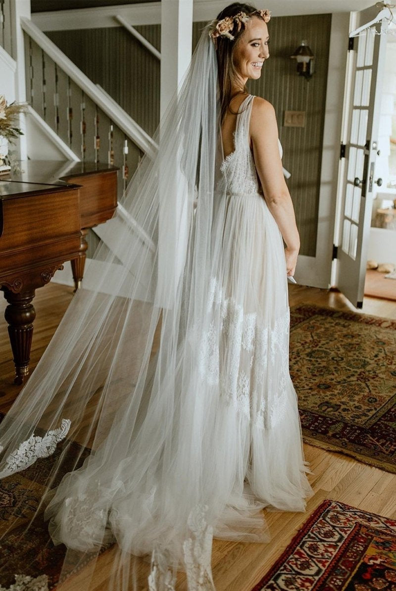 Boho V-Neck Lace Tulle Wedding Dress