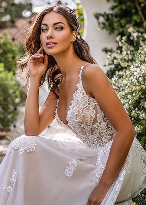 A-Line Lace White Sweep Train Sleeveless Backless Wedding Dress