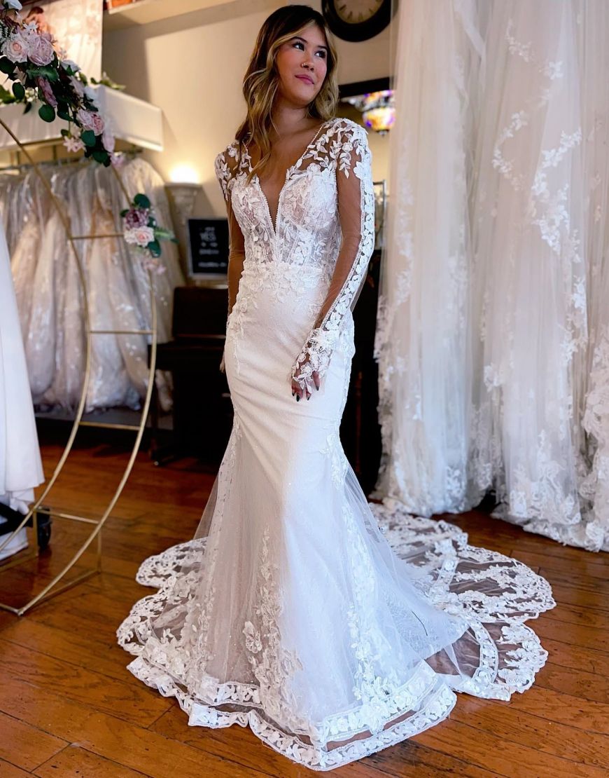 Mermaid V-Neck Long Sleeves Wedding Dress with Appliques Diamond White / Custom Size