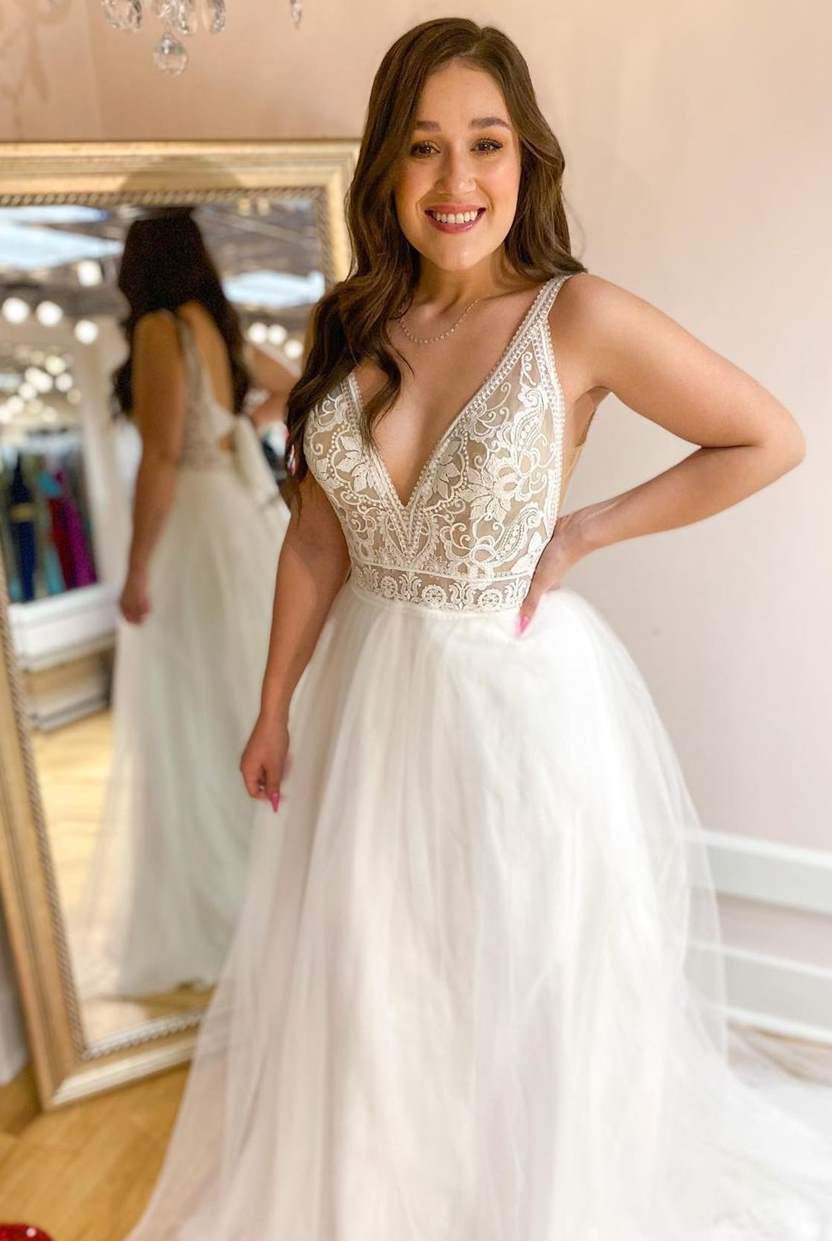 White Lace V-Neck Backless A-Line Tulle Wedding Dress