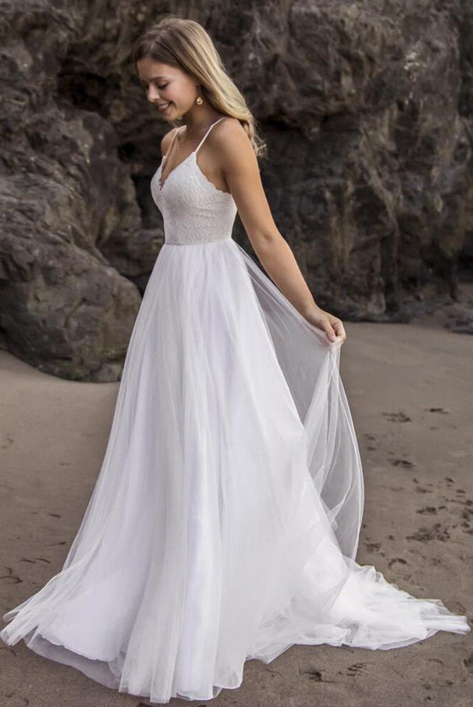 A-Line Tulle Spaghetti Straps Wedding Dresses With Lace Appliques