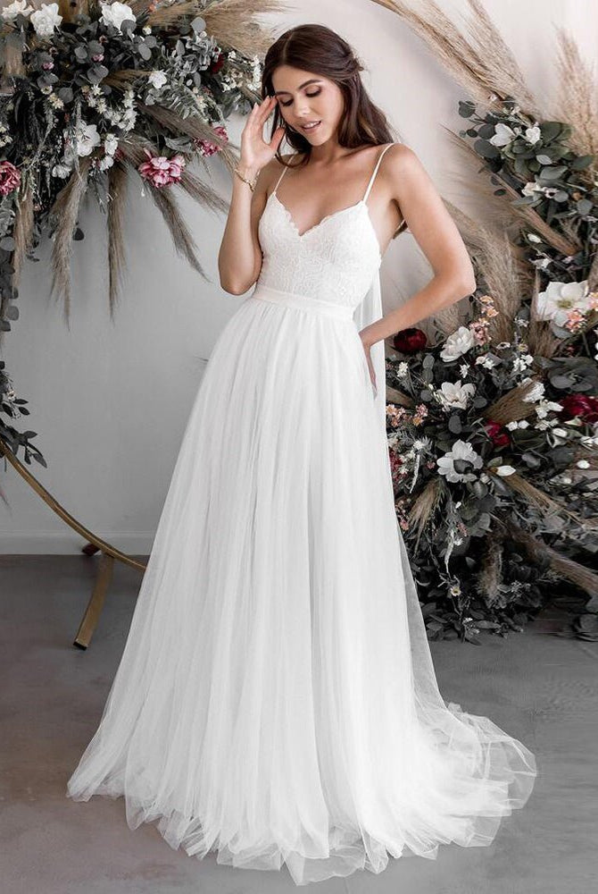 A-Line Tulle Spaghetti Straps Wedding Dresses With Lace Appliques