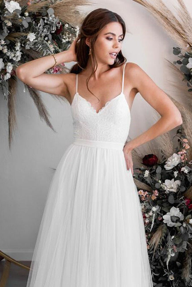 A-Line Tulle Spaghetti Straps Wedding Dresses With Lace Appliques