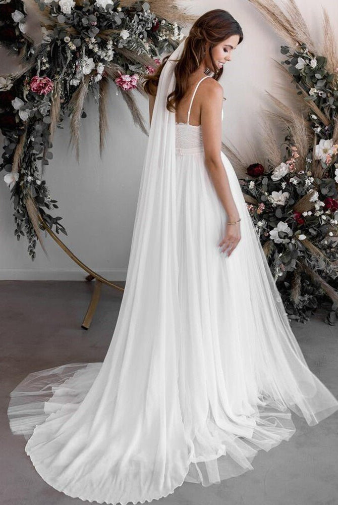 A-Line Tulle Spaghetti Straps Wedding Dresses With Lace Appliques