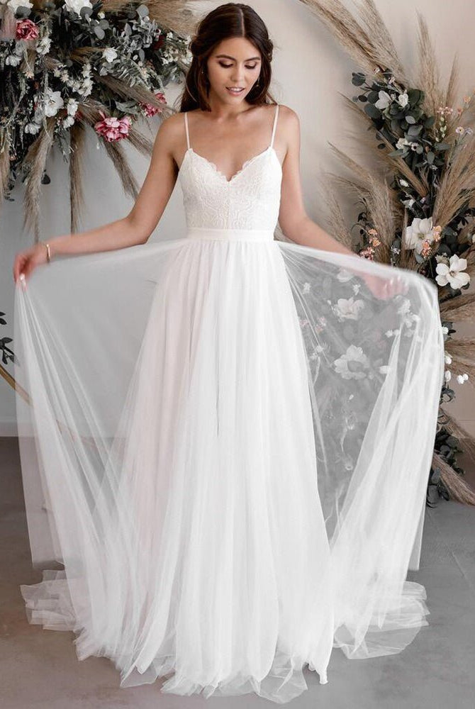 A-Line Tulle Spaghetti Straps Wedding Dresses With Lace Appliques