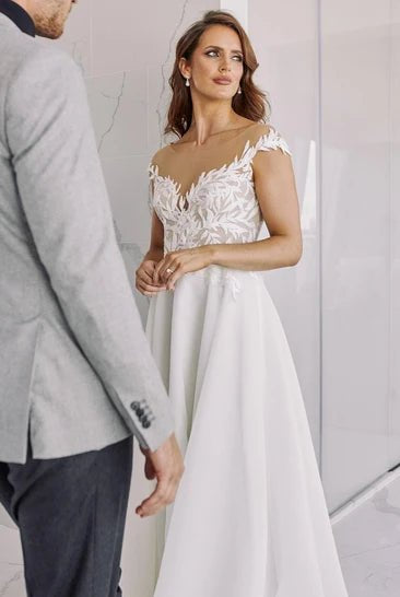 A-Line V-Neck Chiffon Floor Length Wedding Dress With Appliques