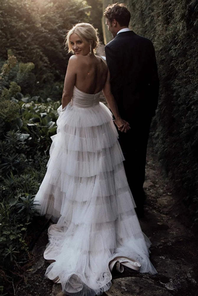Sleeveless A Line Strapless Bohemian Tiered Tulle Wedding Dresses