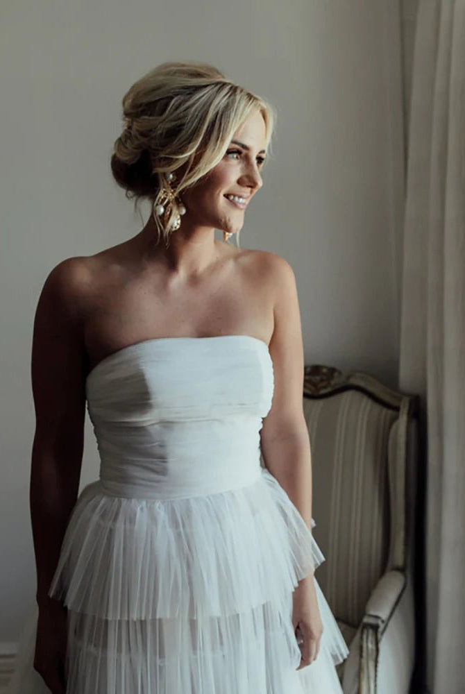 Sleeveless A Line Strapless Bohemian Tiered Tulle Wedding Dresses