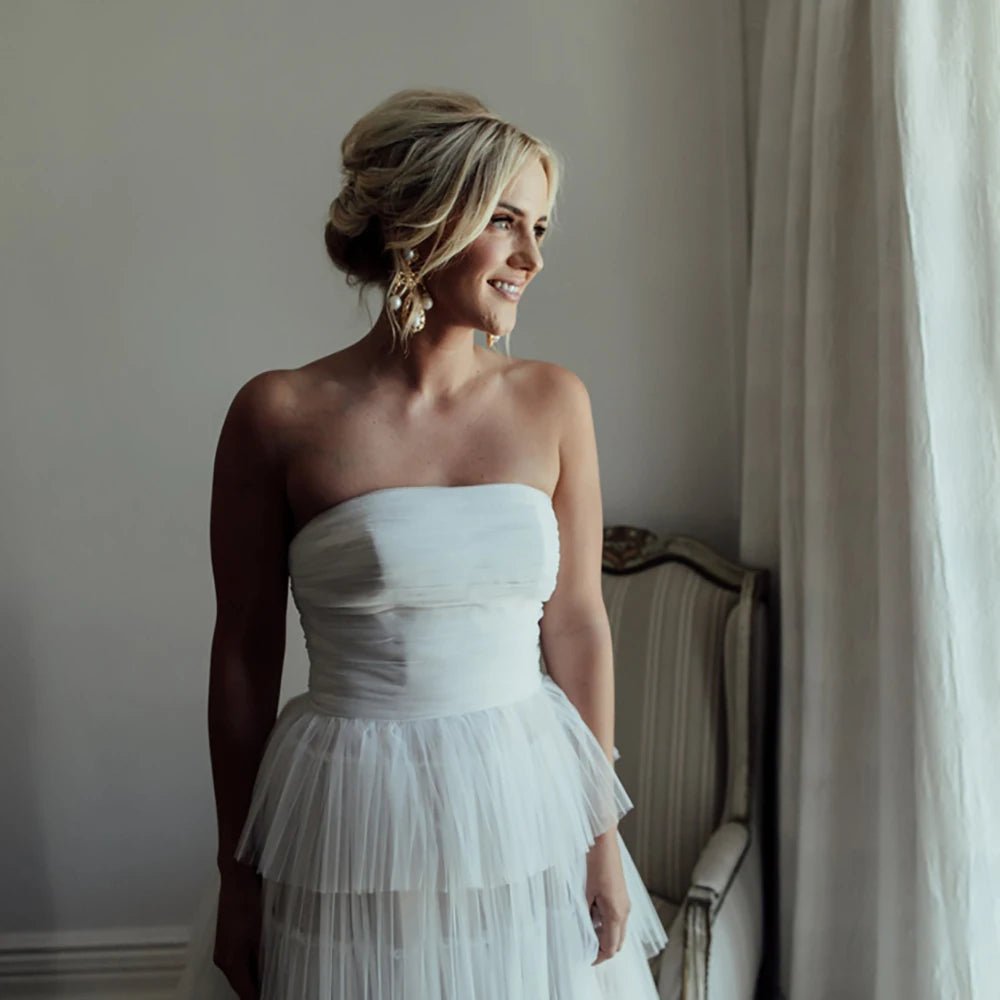 Sleeveless A Line Strapless Bohemian Tiered Tulle Wedding Dresses