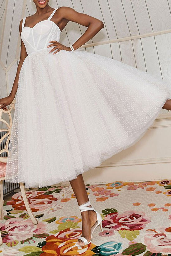 A-Line Sweetheart Sleeveless Tulle Tea-Length Wedding Dresses With Pleated