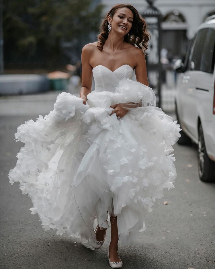 Romantic A-line Sweetheart Sleeveless White Tulle Modest Floral Weddin Romantic A-line Sweetheart Sleeveless White Tulle Modest Floral Weddin
