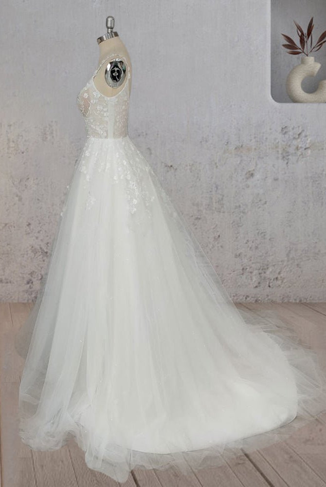 A-Line White Flower Appliqued Tulle Wedding Dress