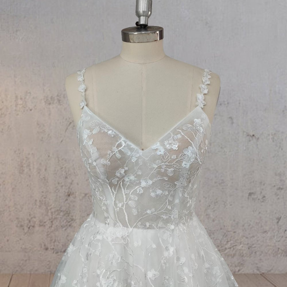 A-Line White Flower Appliqued Tulle Wedding Dress