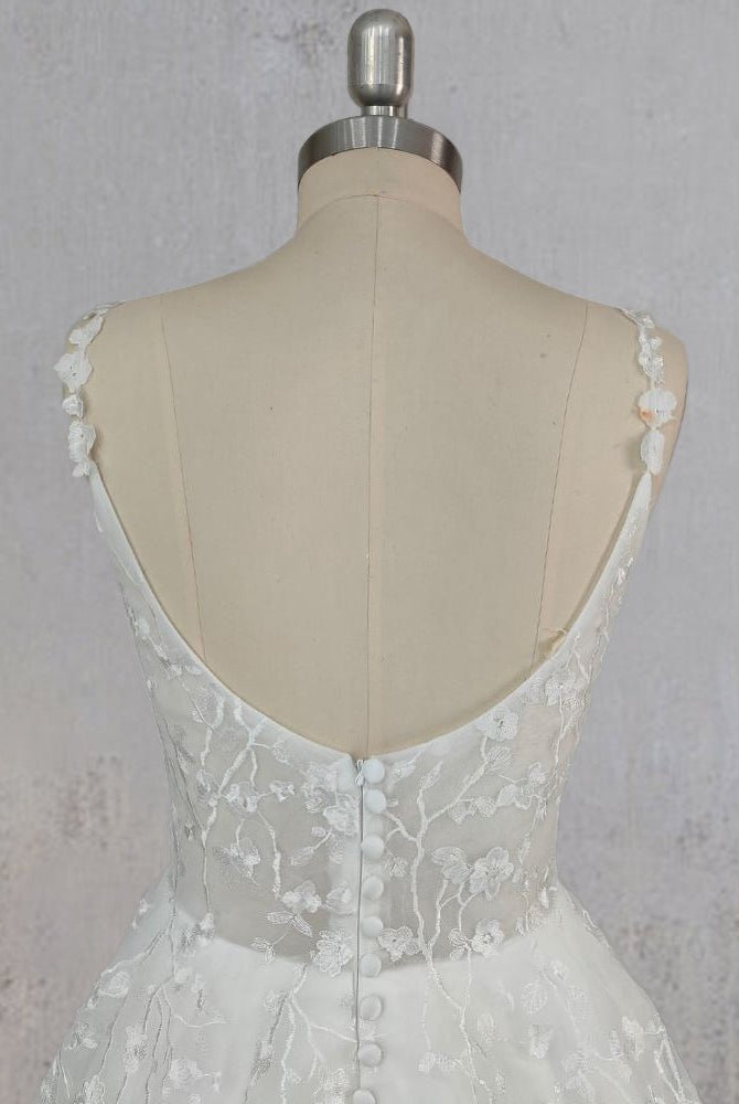 A-Line White Flower Appliqued Tulle Wedding Dress