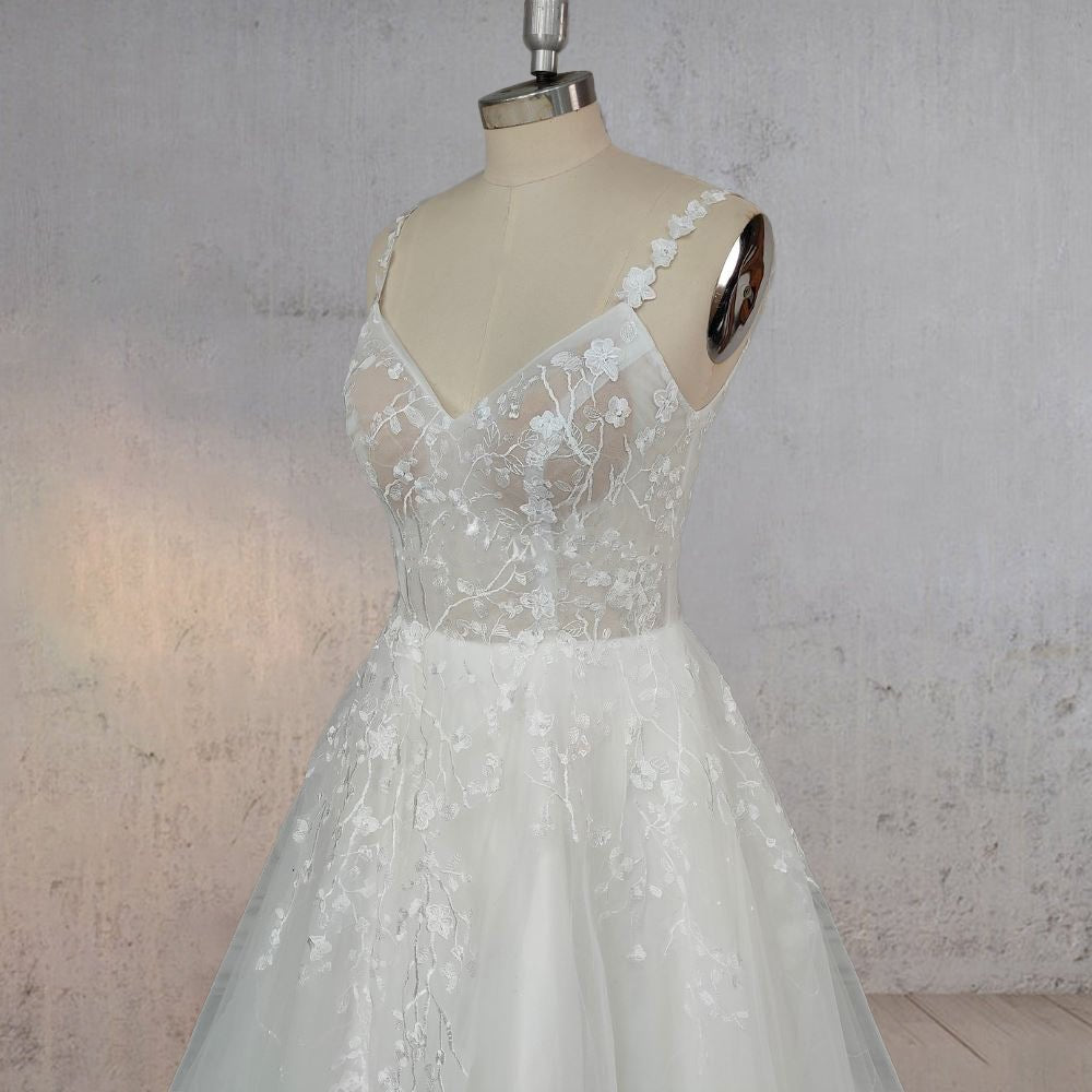 A-Line White Flower Appliqued Tulle Wedding Dress