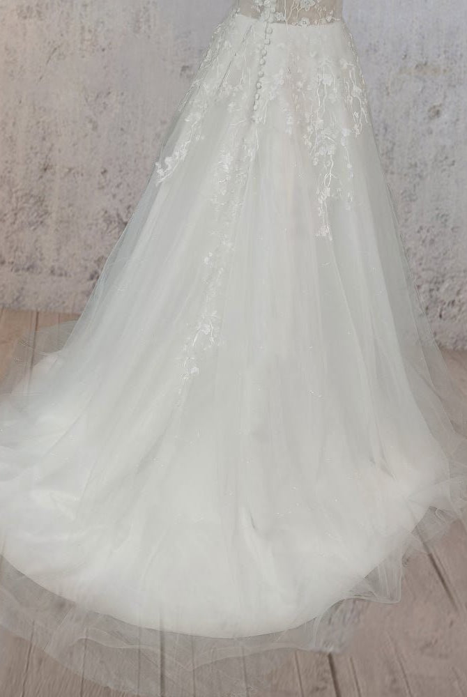 A-Line White Flower Appliqued Tulle Wedding Dress