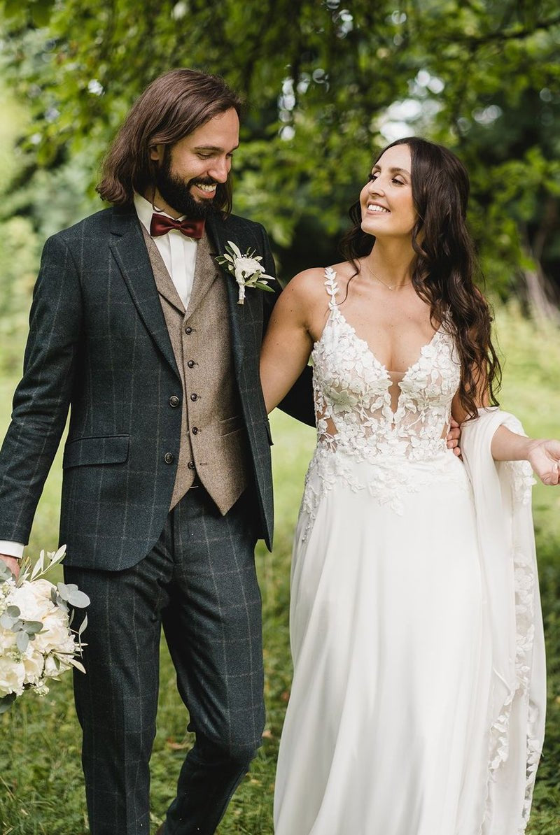 Boho A-Line V Neck Chiffon Wedding Dresses with Appliques