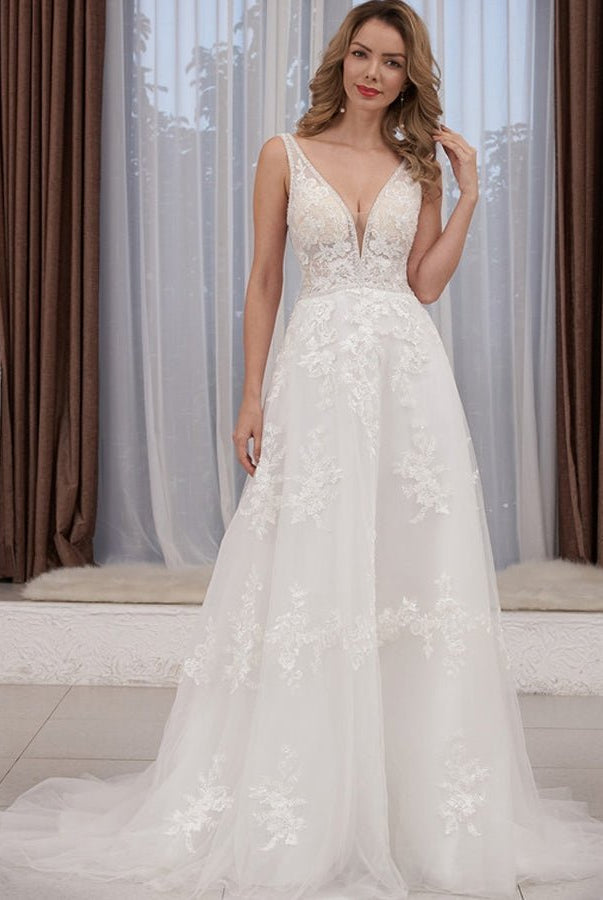 Appliqued Lace Appliques Sleeveless Beach Wedding Gowns with V-Neckline