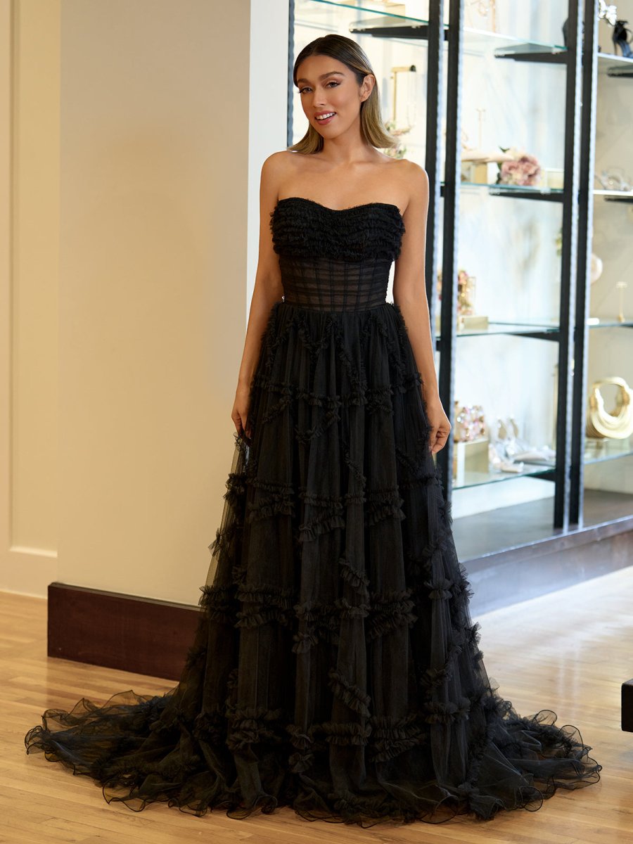 Arcanae | Black Strapless Tulle A Line Lone Prom Dress