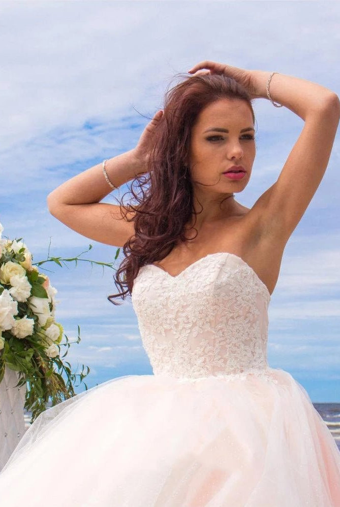 Ball Gown Tulle Lace Satin Strapless Weddig Dress