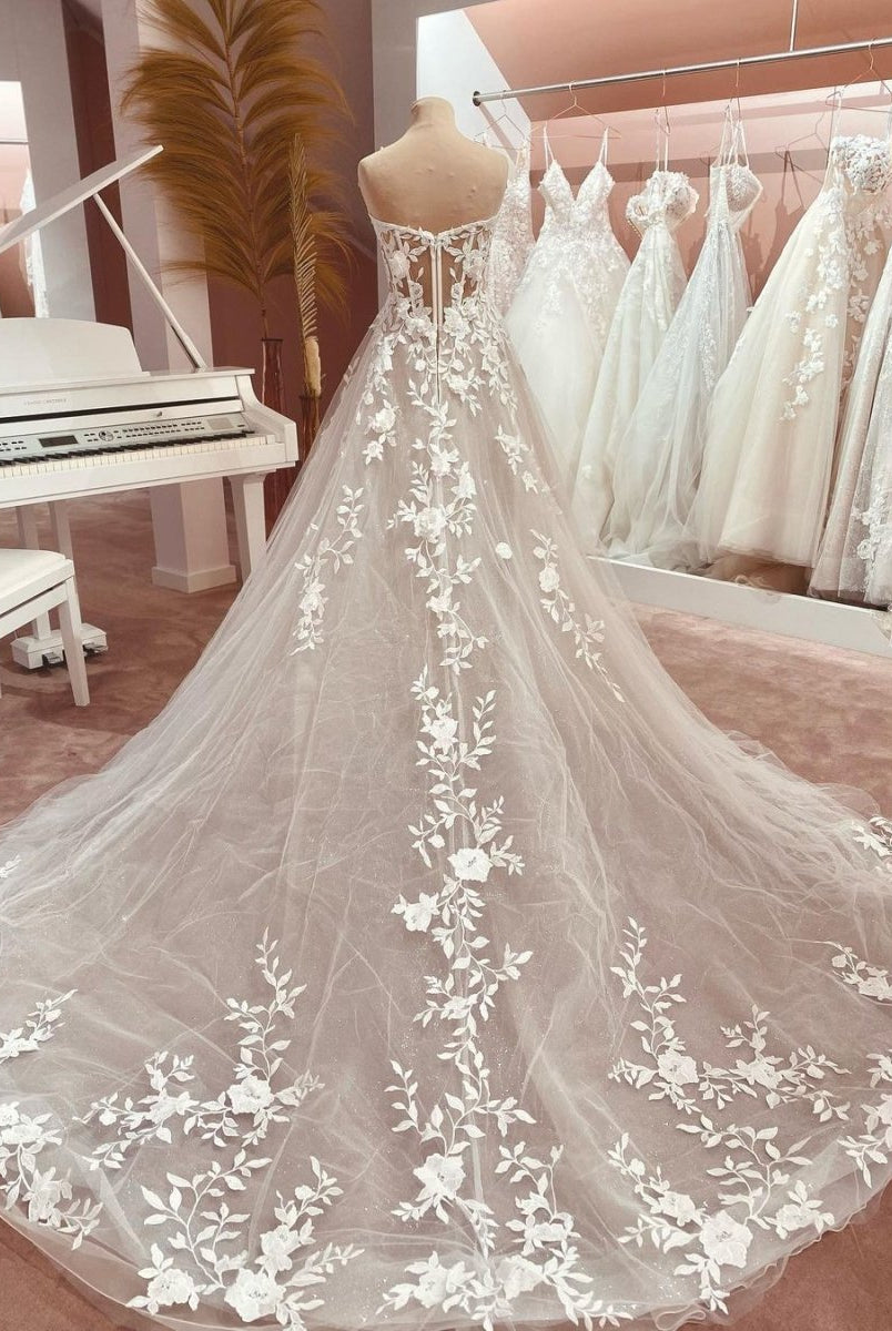 Fairy A Line Sweetheart Tulle Long Wedding Dresses with Appliques